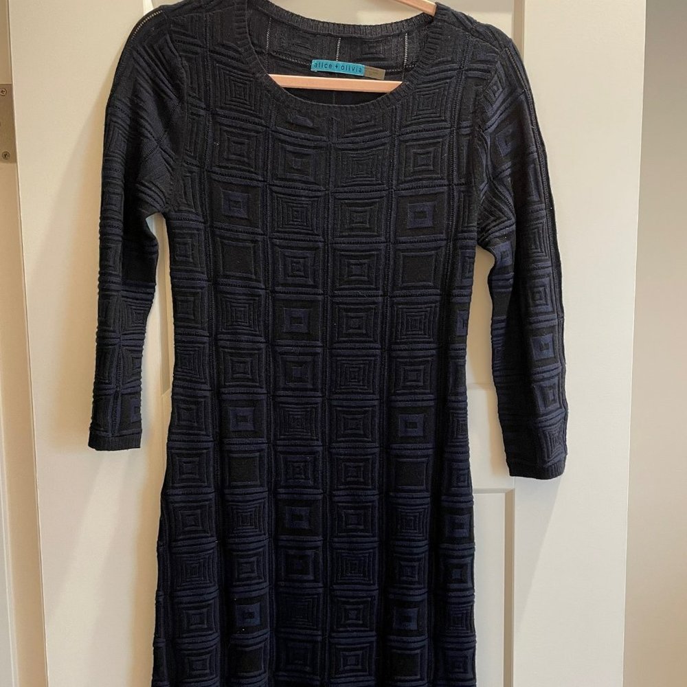 ALICE & OLIVIA Geometric Pattern Navy and Black Knit Dress